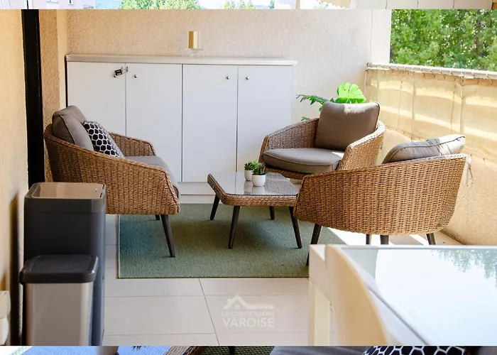 Les Gregoriennes T2 Climatise Centre-terrasse-parking-wifi Hyères