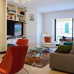 Les Gregoriennes T2 Climatise Centre-terrasse-parking-wifi 耶尔