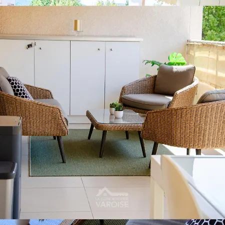 Les Gregoriennes T2 Climatise Centre-terrasse-parking-wifi Hyeres