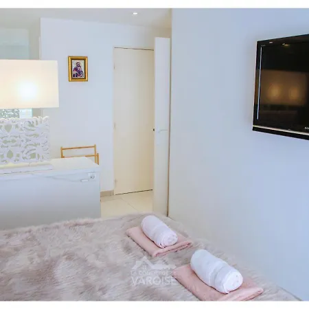 Les Gregoriennes T2 Climatise Centre-terrasse-parking-wifi Апартаменти