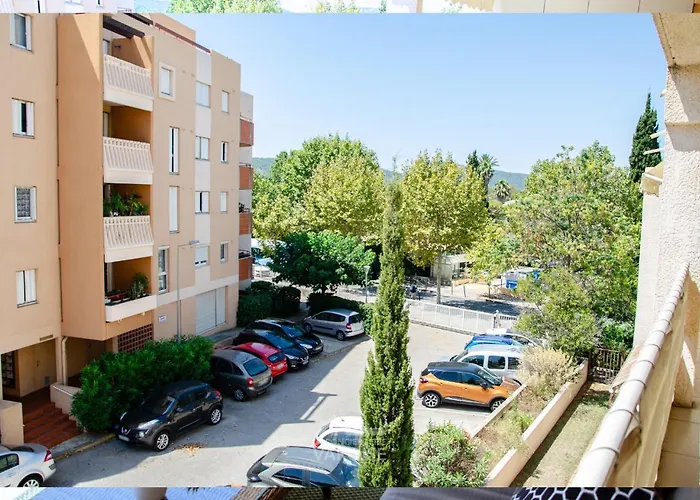 Les Gregoriennes T2 Climatise Centre-terrasse-parking-wifi Apartamento Hyères