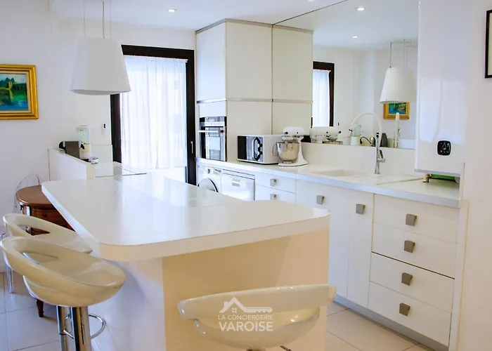 Les Gregoriennes T2 Climatise Centre-terrasse-parking-wifi Apartamento *