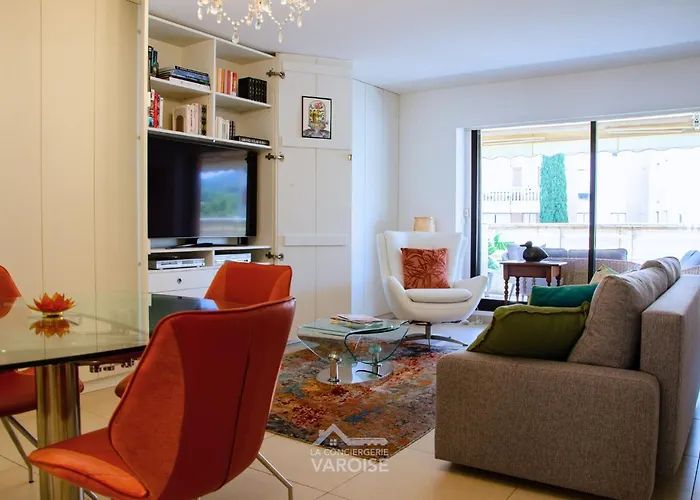 Les Gregoriennes T2 Climatise Centre-terrasse-parking-wifi Hyères