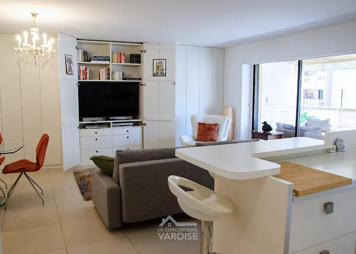 Les Gregoriennes T2 Climatise Centre-terrasse-parking-wifi Apartamento *