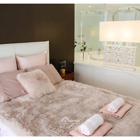 Les Gregoriennes T2 Centre-terrasse-parking-wifi Appartement *