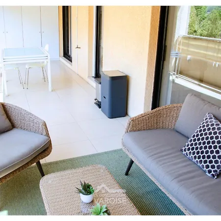 Les Gregoriennes T2 Centre-terrasse-parking-wifi Appartement Hyères