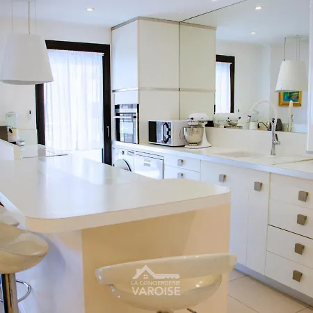 Les Gregoriennes T2 Centre-terrasse-parking-wifi Appartement *