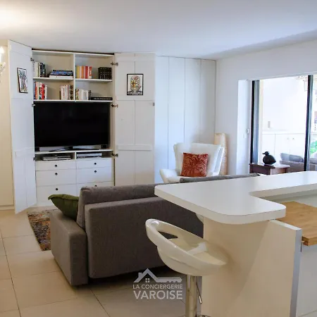 Les Gregoriennes T2 Centre-terrasse-parking-wifi Appartement *